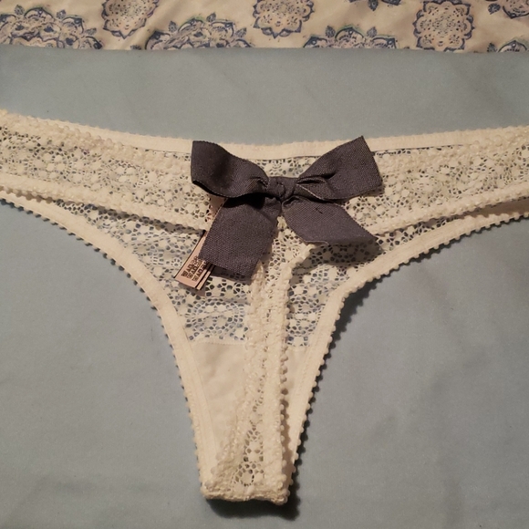 Victoria secret woman thong - Picture 2 of 10